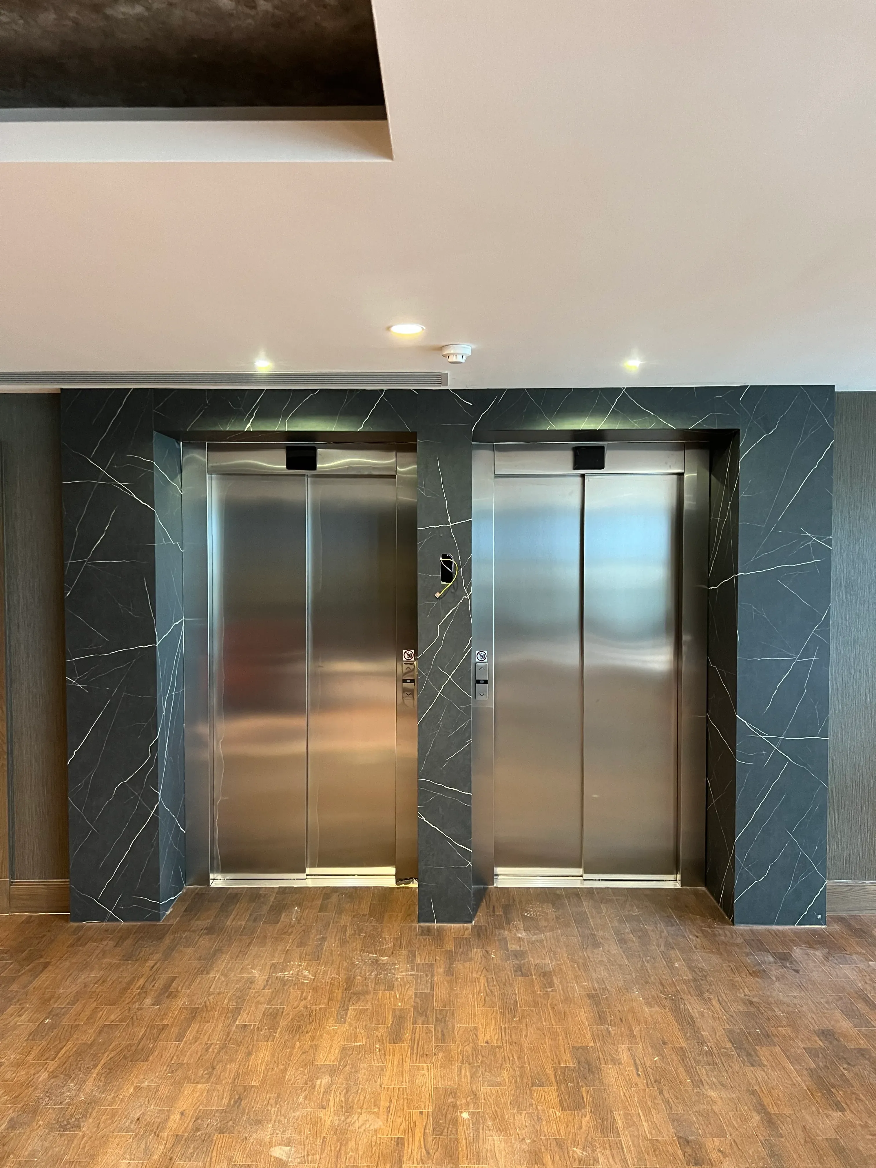 Commercial interior wrap 03